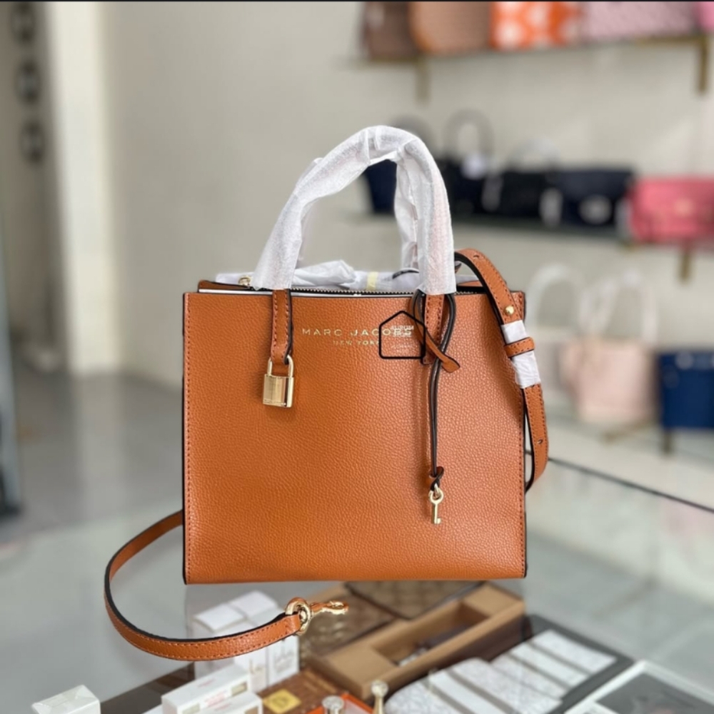 NWT Marc Jacobs Mini Grind Leather Crossbody Tote Bag in Smoked Almond